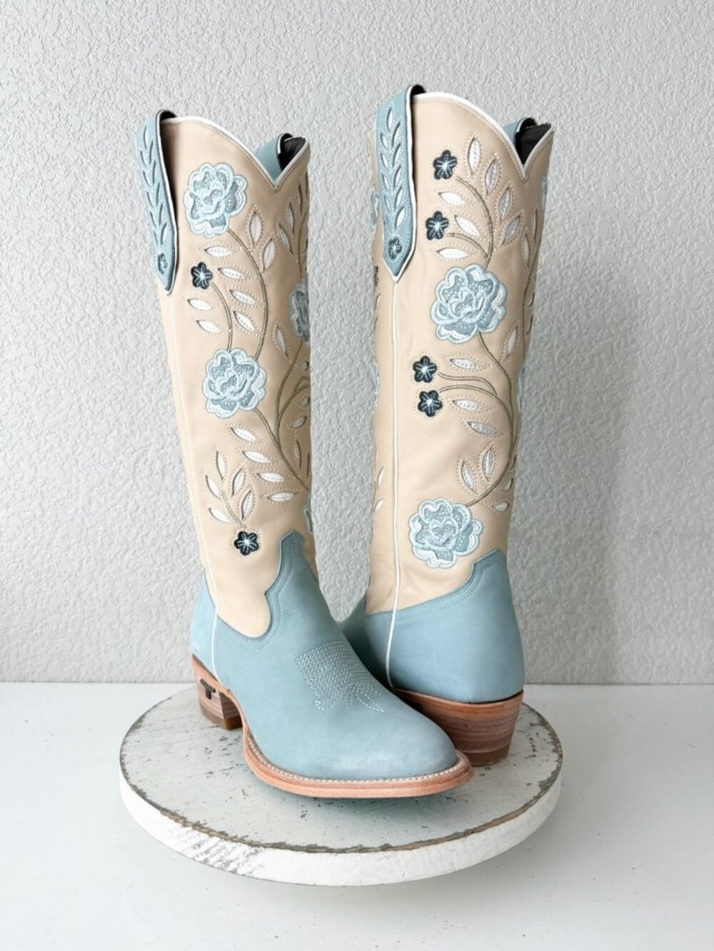 Women's Two-Tone Embroidered Cowboy Boots - Blue & Cream